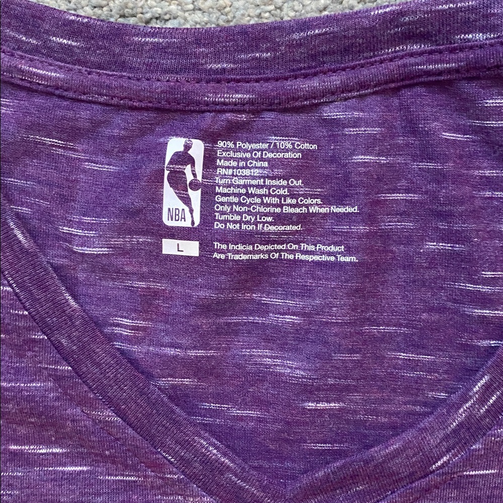 Los Angeles Lakers Womens tshirt . Size L - Picture 2 of 3